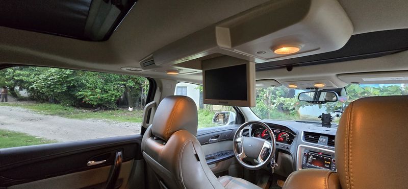 GMC Acadia • 2016 • 107,000 km 8