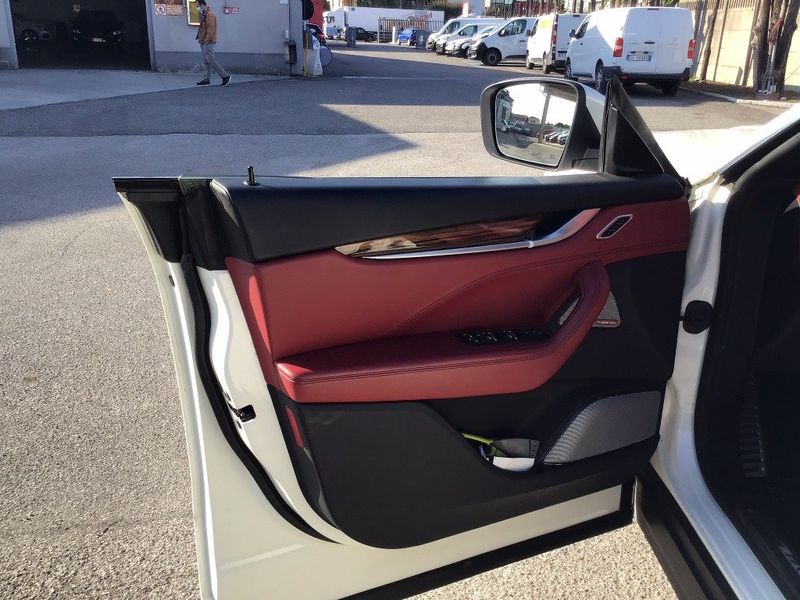 Maserati Levante • 2017 • 113,412 km 7