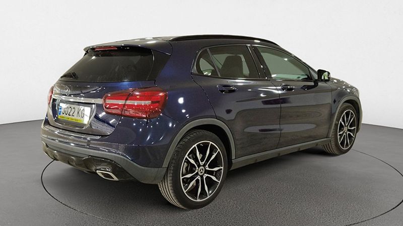 Mercedes-Benz GLA • 2018 • 82,000 km 3