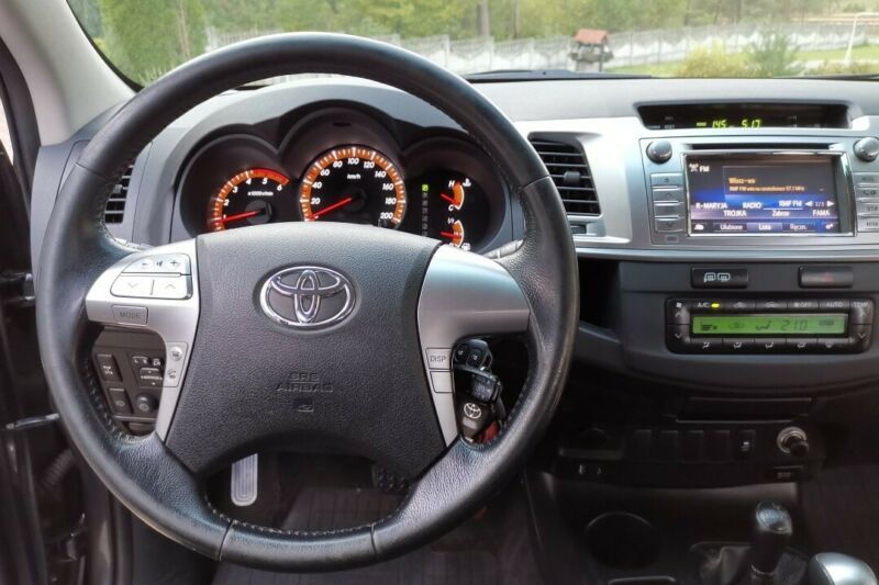 Toyota Hilux • 2015 • 150,000 km 9