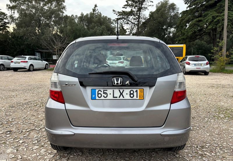 Honda Jazz • 2010 • 63,000 km 4