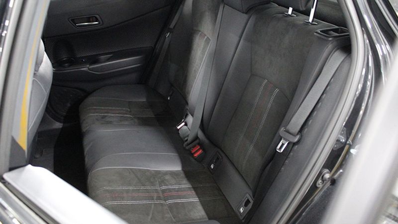 Toyota C-HR • 2022 • 11,000 km 8