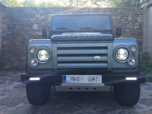 Land Rover Defender • 2008 • 115,000 km 1
