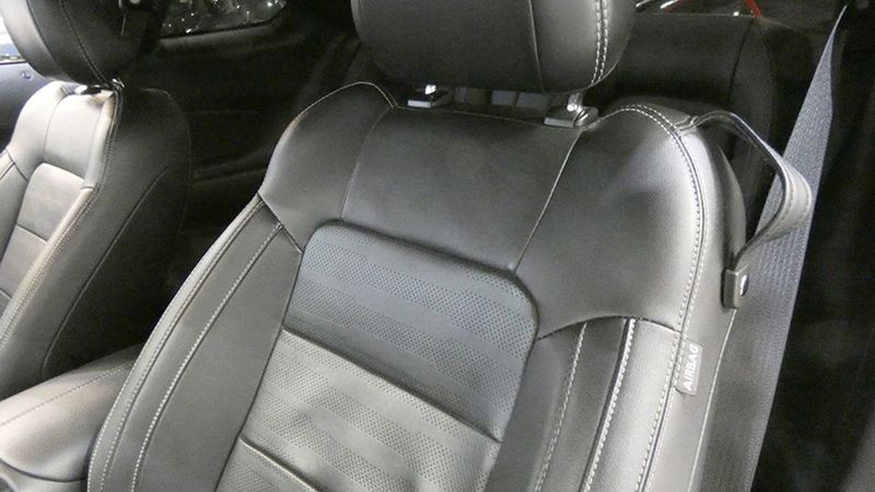 Ford Mustang • 2017 • 72,560 km 9