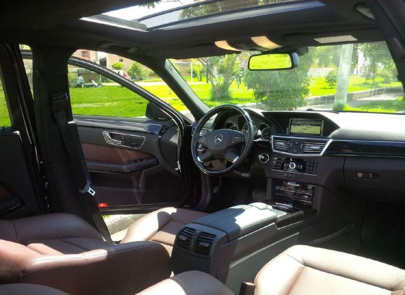 Mercedes-Benz E • 2010 • 135,000 km 4