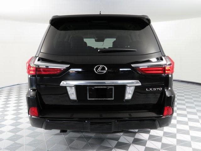 Lexus LX • 2017 • 11,394 km 2