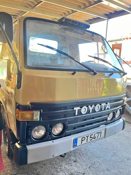 Toyota Dyna • 1988 • 188,000 km 1
