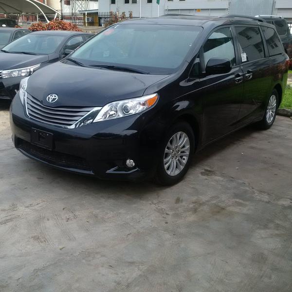 Toyota RAV4 • 2015 • 580,000 km 12