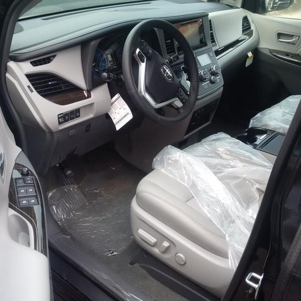 Toyota RAV4 • 2015 • 580,000 km 9