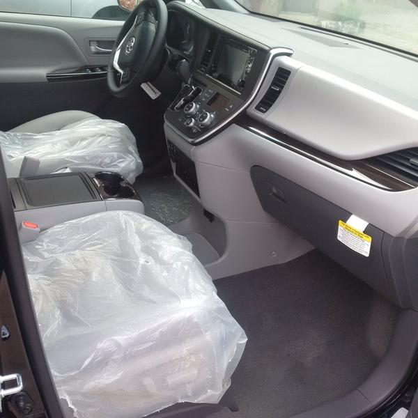 Toyota RAV4 • 2015 • 580,000 km 2