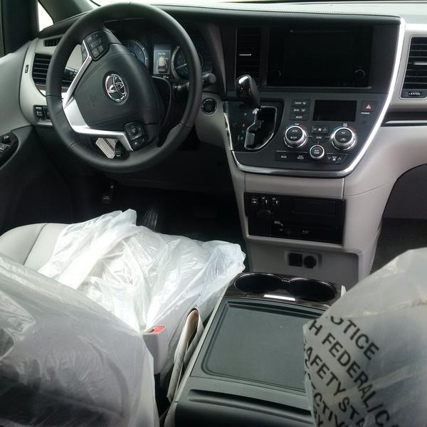 Toyota RAV4 • 2015 • 580,000 km 5