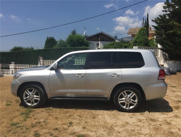 Toyota Land Cruiser • 2008 • 307,000 km 4