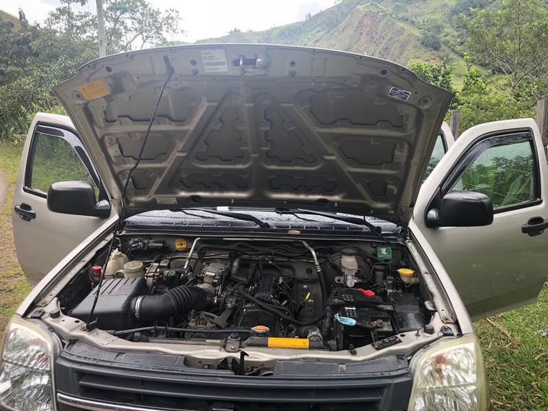 Chevrolet Luv • 2008 • 93,000 km 9