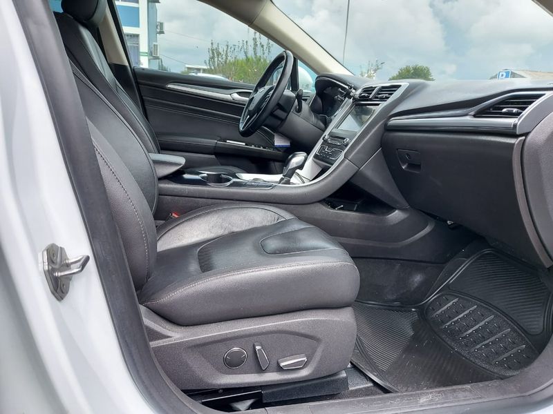 Ford Mondeo • 2019 • 49,000 km 4