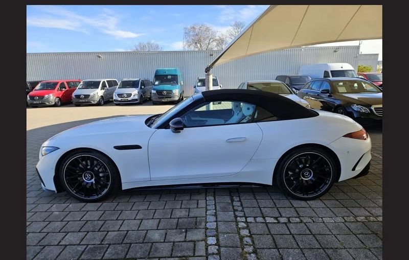 Mercedes-Benz SL-Class • 2022 • 16,000 km 4