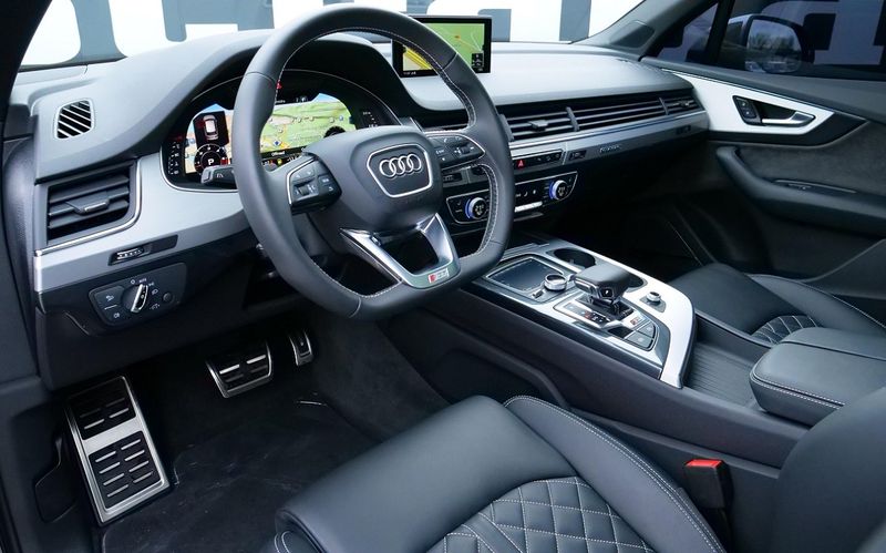 Audi SQ7 • 2017 • 113,000 km 4