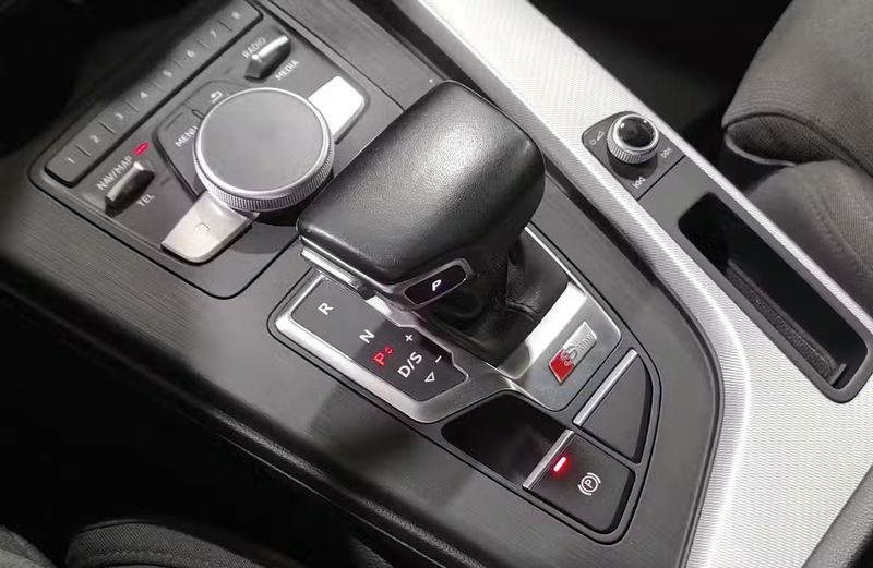 Audi A5 • 2020 • 35,895 km 6