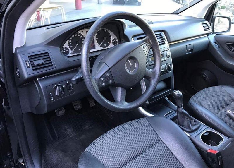 Mercedes-Benz Trieda B • 2010 • 193,000 km 3