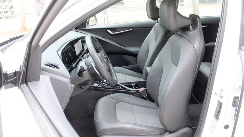Kia Niro • 2022 • 18,030 km 8