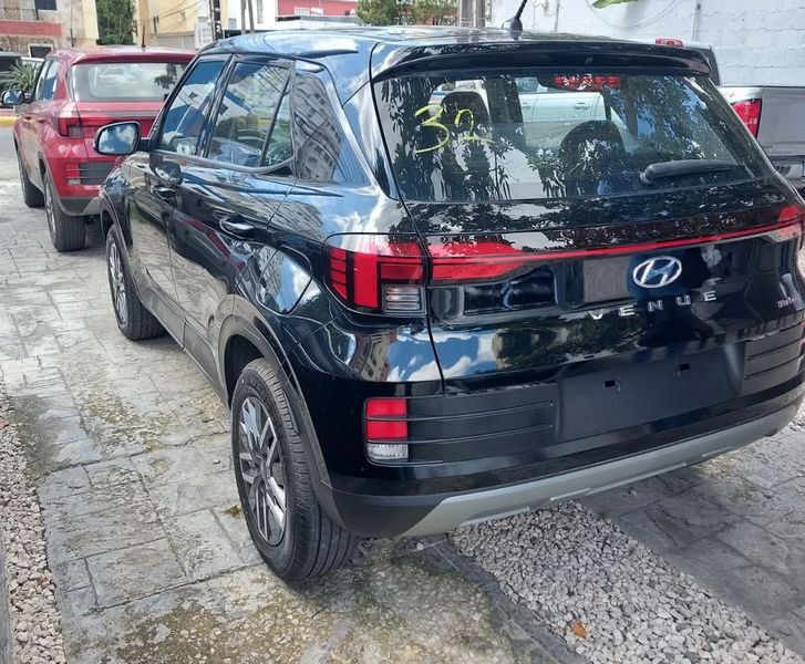Hyundai Venue • 2023 • 100,000 km 3
