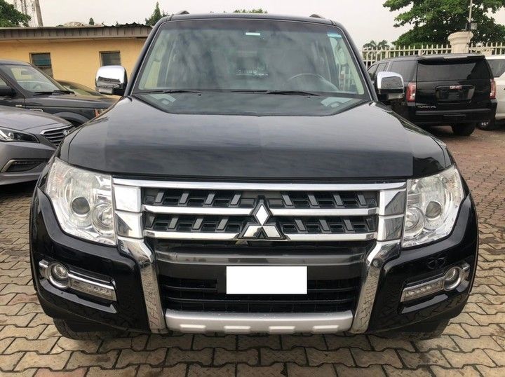 Mitsubishi Pajero Sport • 2017 • 50,000 km 1