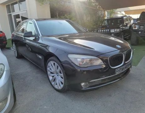 BMW 7 Series • 2012 • 72 km 3