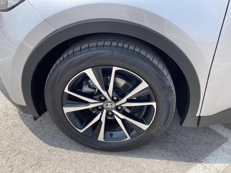 Toyota C-HR • 2024 • 28,374 km 16