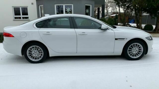 Jaguar XF • 2017 • 80,000 km 3