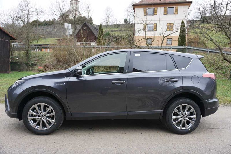 Toyota RAV4 • 2018 • 116,000 km 6