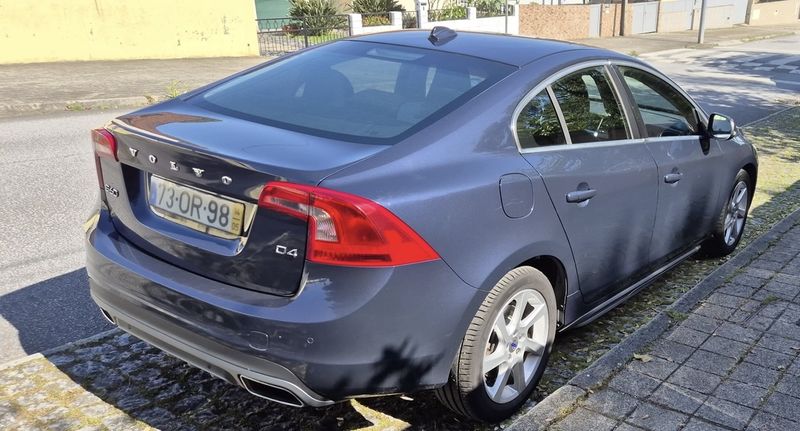 Volvo S60 • 2014 • 121,000 km 2