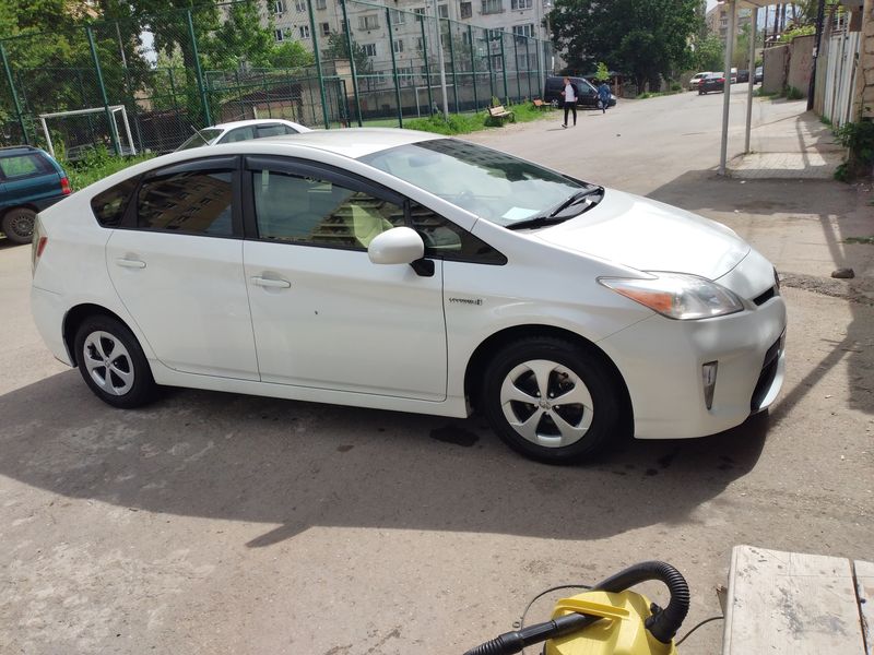 Toyota Prius • 2012 • 129 km 1