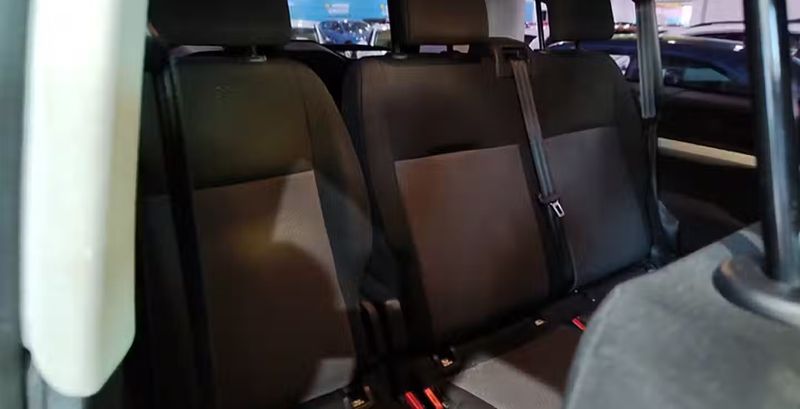 Opel Vivaro • 2020 • 144,000 km 7