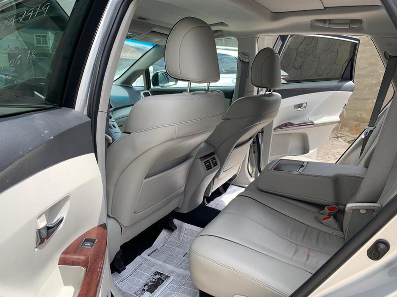 Toyota Avanza • 2010 • 32,423 km 4