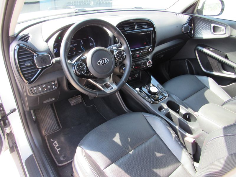 Kia Soul EV • 2021 • 60,500 km 2