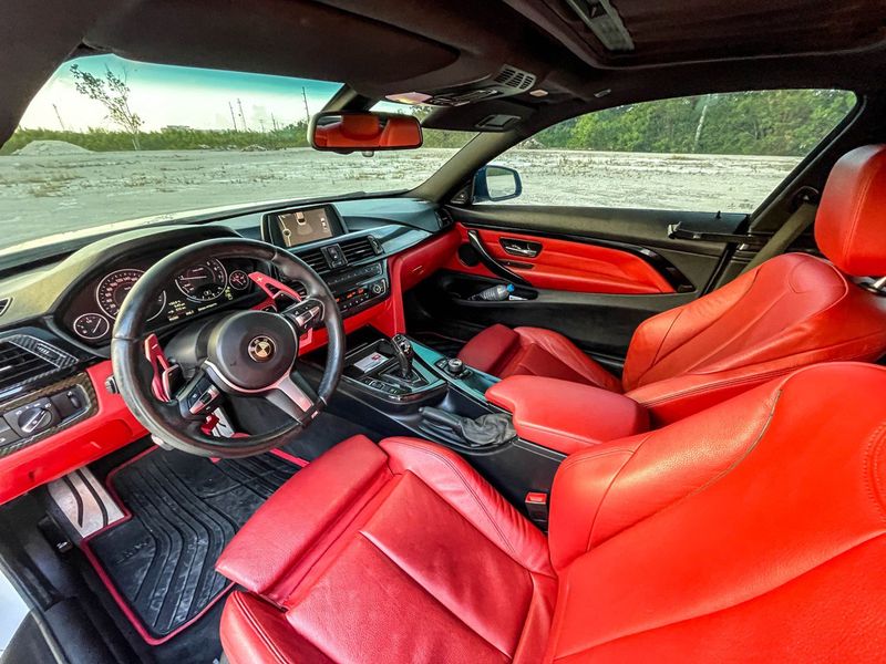 BMW M4 • 2014 • 30,000 km 11