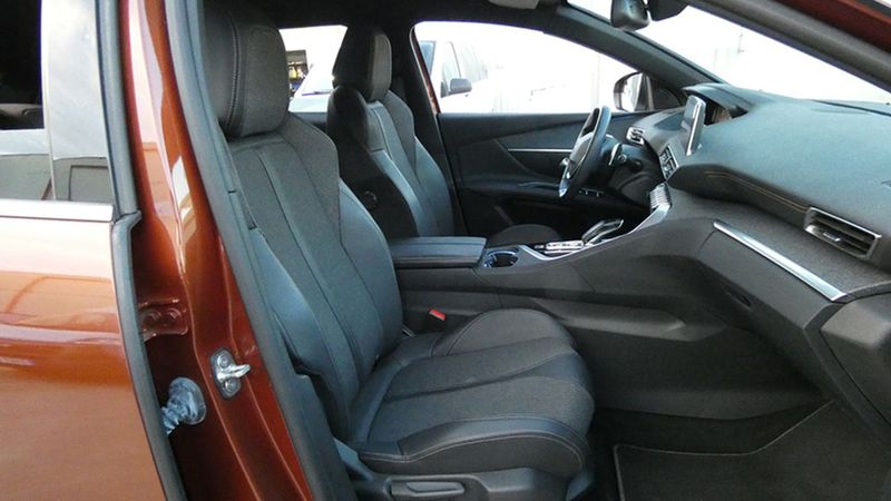 Peugeot 3008 • 2019 • 65,583 km 10