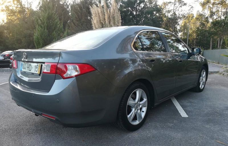 Honda Accord • 2009 • 200,000 km 2