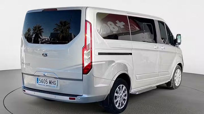 Ford Tourneo Custom • 2023 • 30,552 km 10