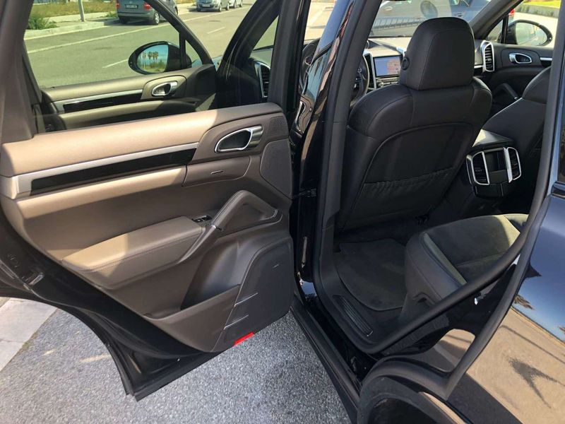 Porsche Cayenne • 2016 • 157,000 km 15