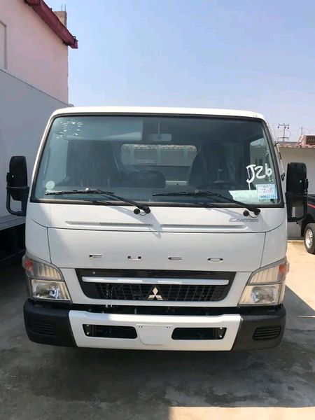 Mitsubishi Fuso canter • 2021 • 50 km 1