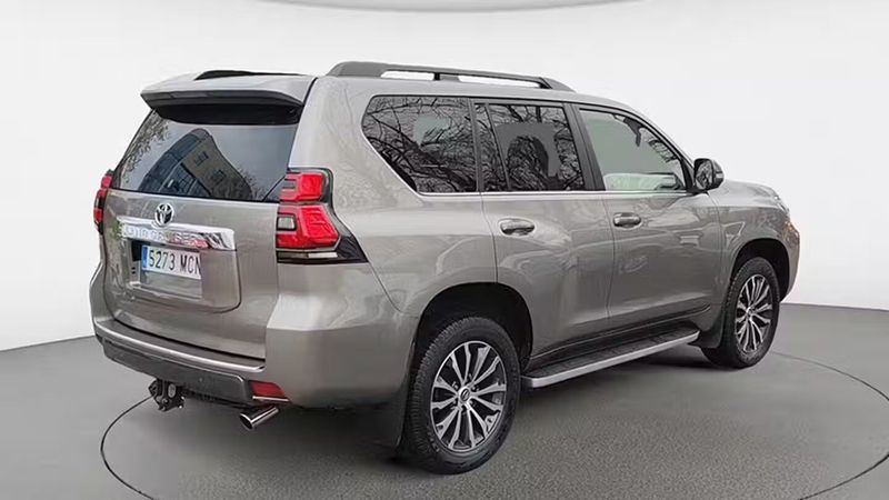 Toyota Land Cruiser • 2022 • 116,987 km 3