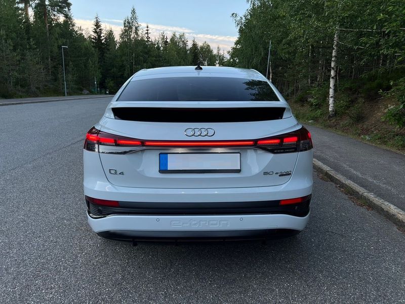 Audi e-tron • 2022 • 46,000 km 3