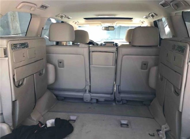 Toyota Land Cruiser • 2012 • 162,000 km 4