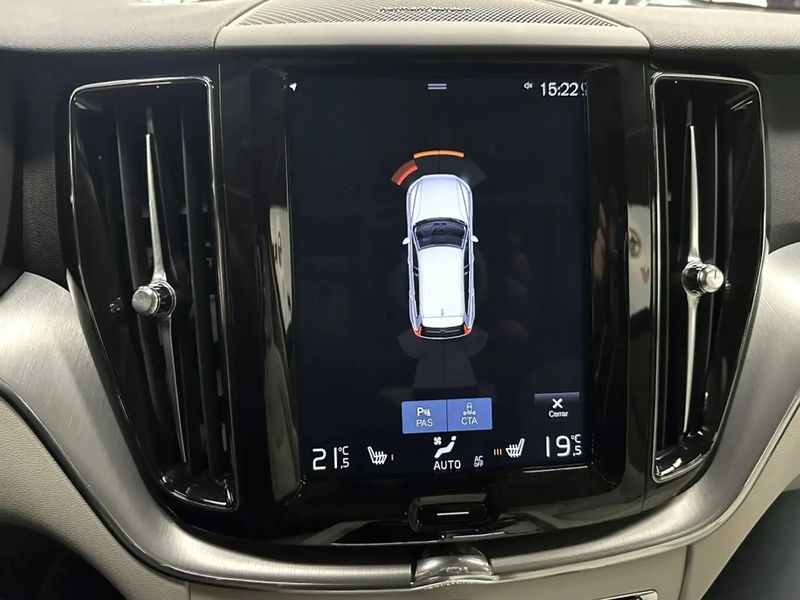 Volvo XC60 • 2019 • 85,000 km 5