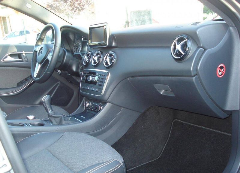 Mercedes-Benz A • 2013 • 20,000 km 3