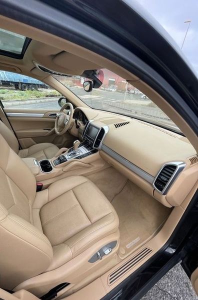 Porsche Cayenne • 2014 • 102,000 km 12