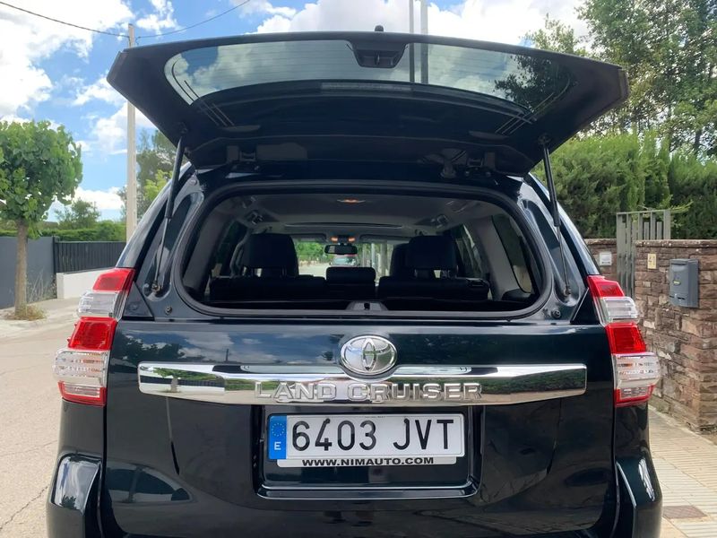 Toyota Land Cruiser • 2016 • 73,000 km 4