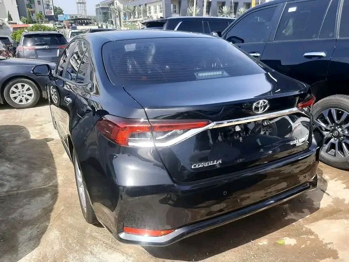 Toyota Corolla • 2020 • 50,000 km 4