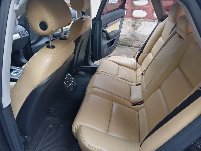 Audi A6 • 2006 • 300,576 km 2