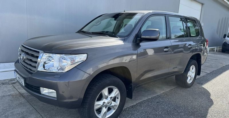 Toyota Land Cruiser • 2008 • 250,000 km 1